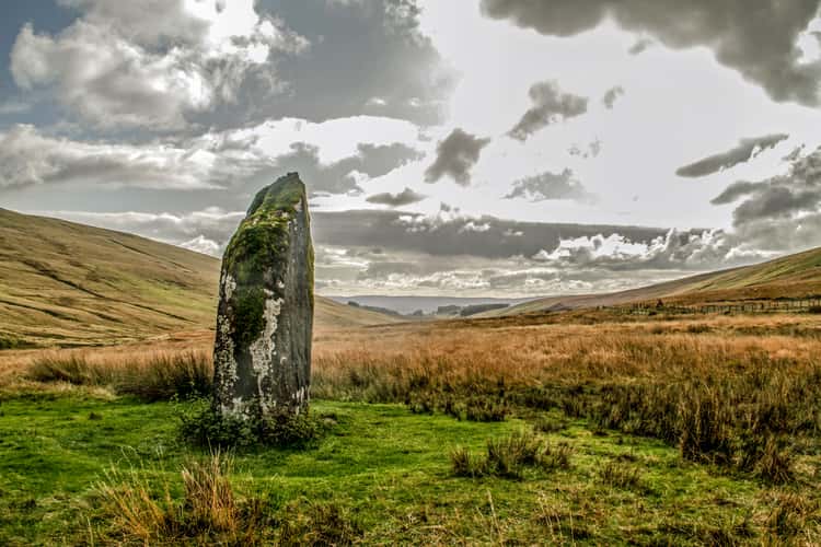 Maen Lla Standing Stone