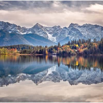 Barmsee mit Blick auf den Karwendel, Germany