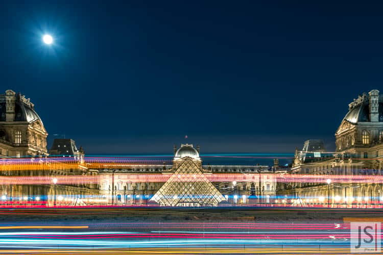 Long Time Exposure Shot, Louvre