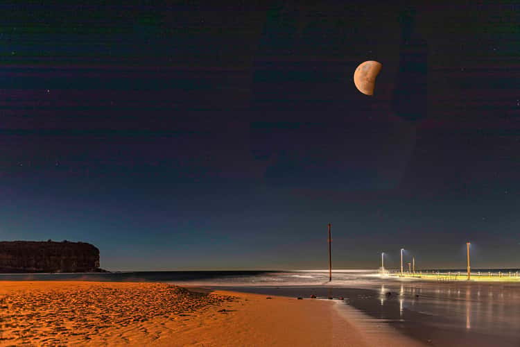 Red moon Mona Vale, Northern Beaches, NSW