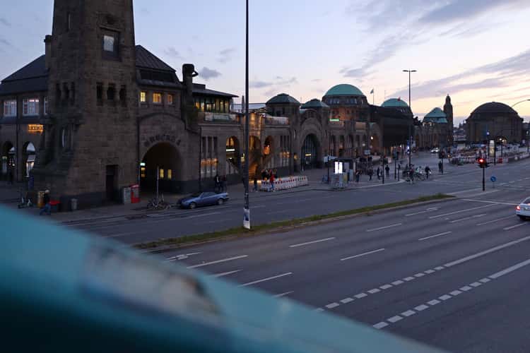 Pedestrian bridge near Landungsbrücke, Hamburg
