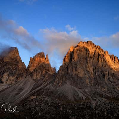Plattkofel, Fünffingerspitze, and Langkofel in the morning light, Italy