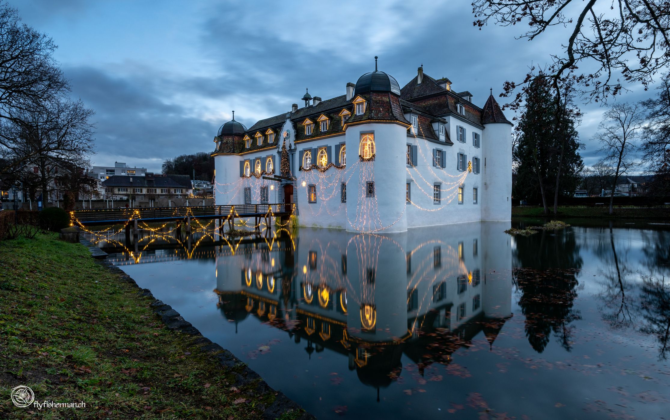 Wasserschloss Bottmingen (Christmas Time), Switzerland
