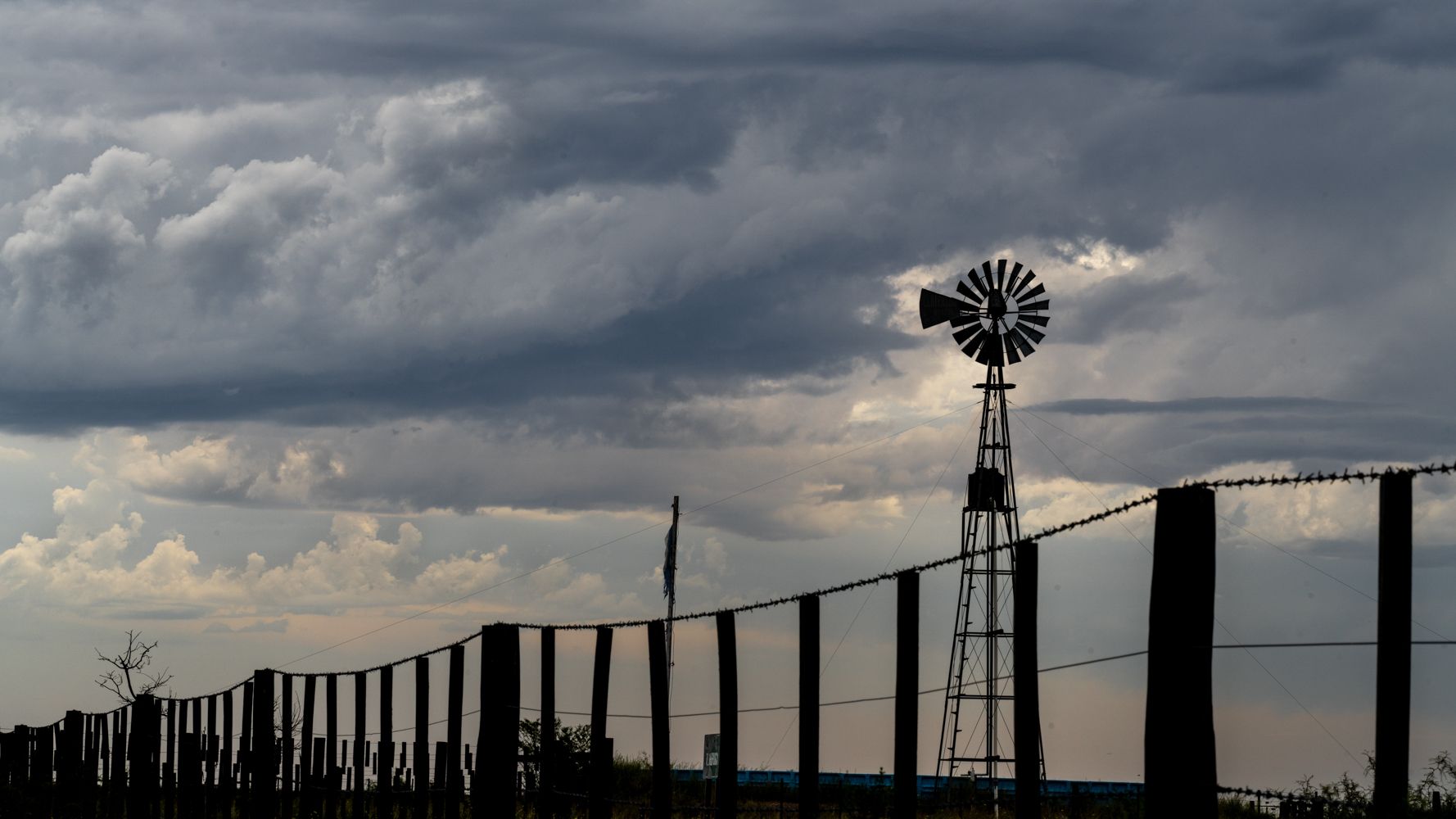 Molino en la pampa, Argentina