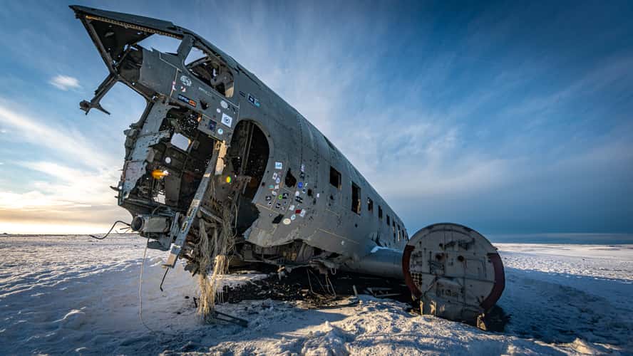 Solheimasandur Plance Wreck from the front