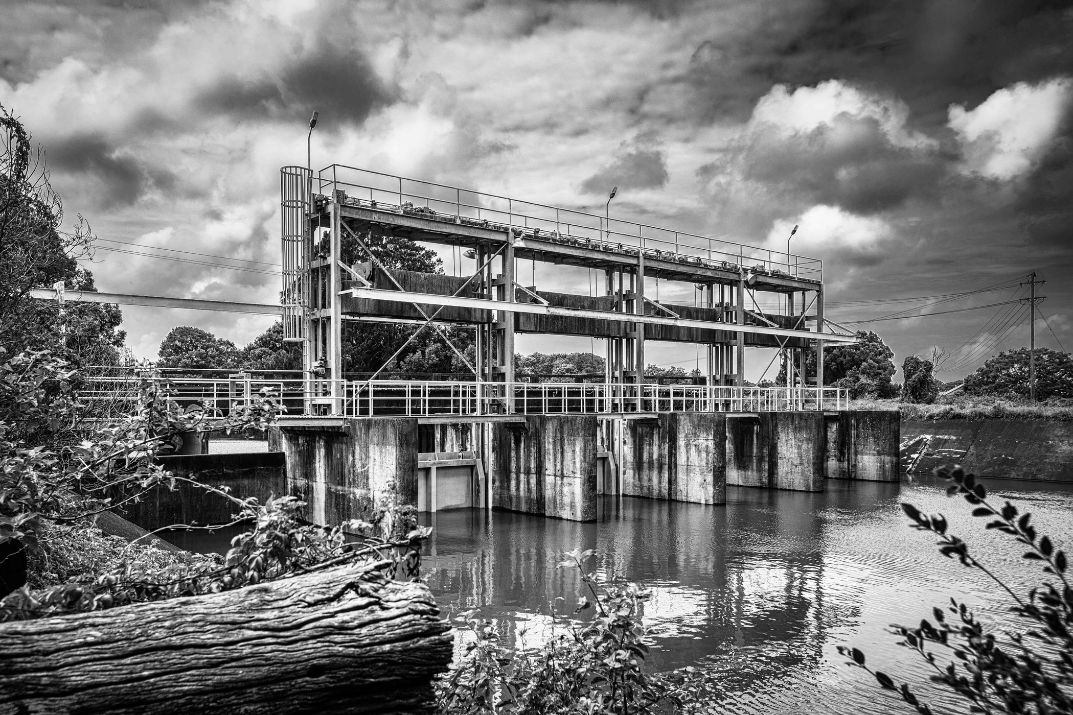 Flood mitigation weir, Gladstone, North Coast, NSW, Australia