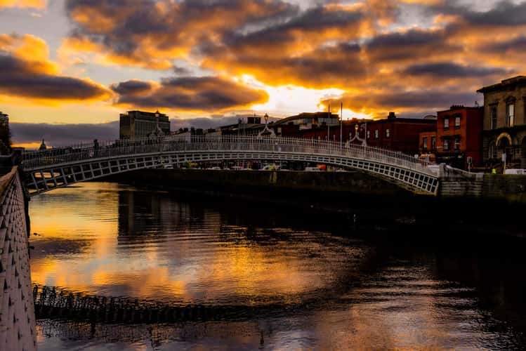 Ha'penny Bridge, Dublin