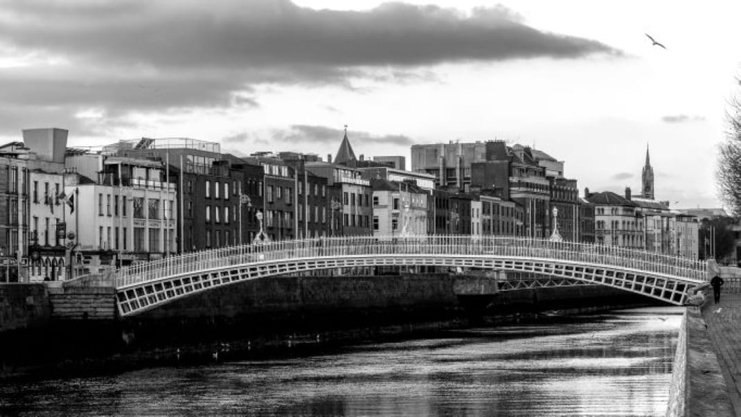 Ha'penny Bridge, Dublin., Ireland
