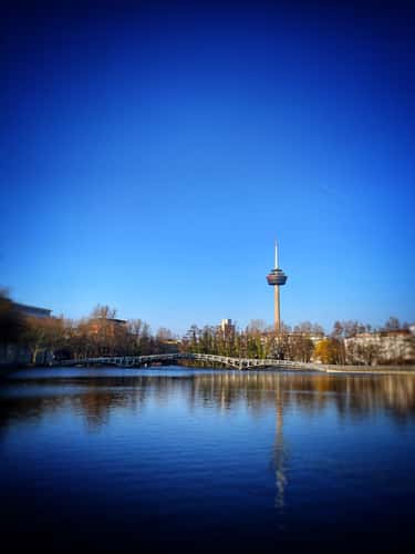 Kölnturm and lake at Mediapark