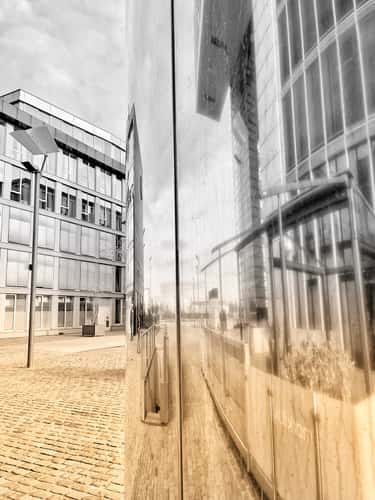 Kranhäuser from below, Cologne