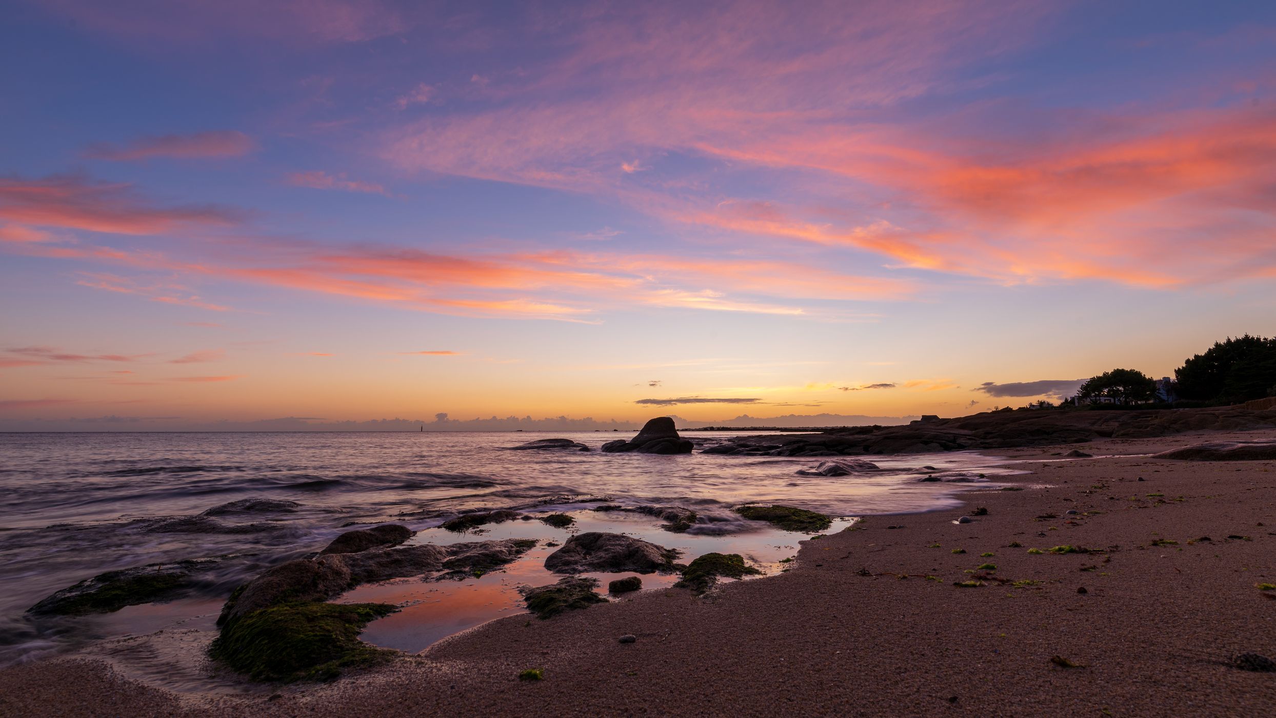 La Plage du large Cabellou, France