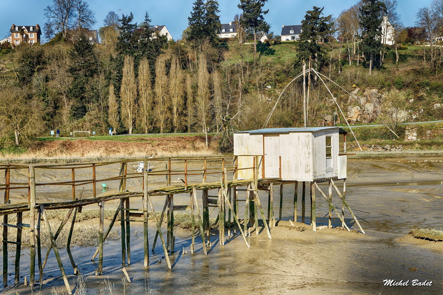 La Rance - Les cabanes à carrelets et the sheepwrecks, France