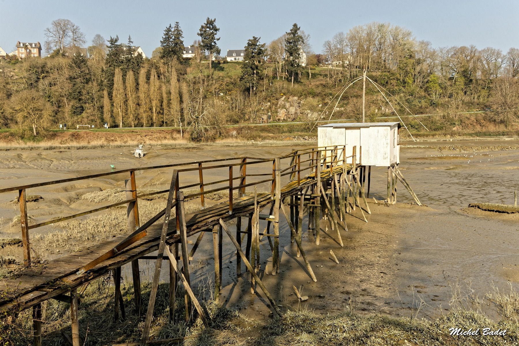 La Rance - Les cabanes à carrelets et the sheepwrecks, France