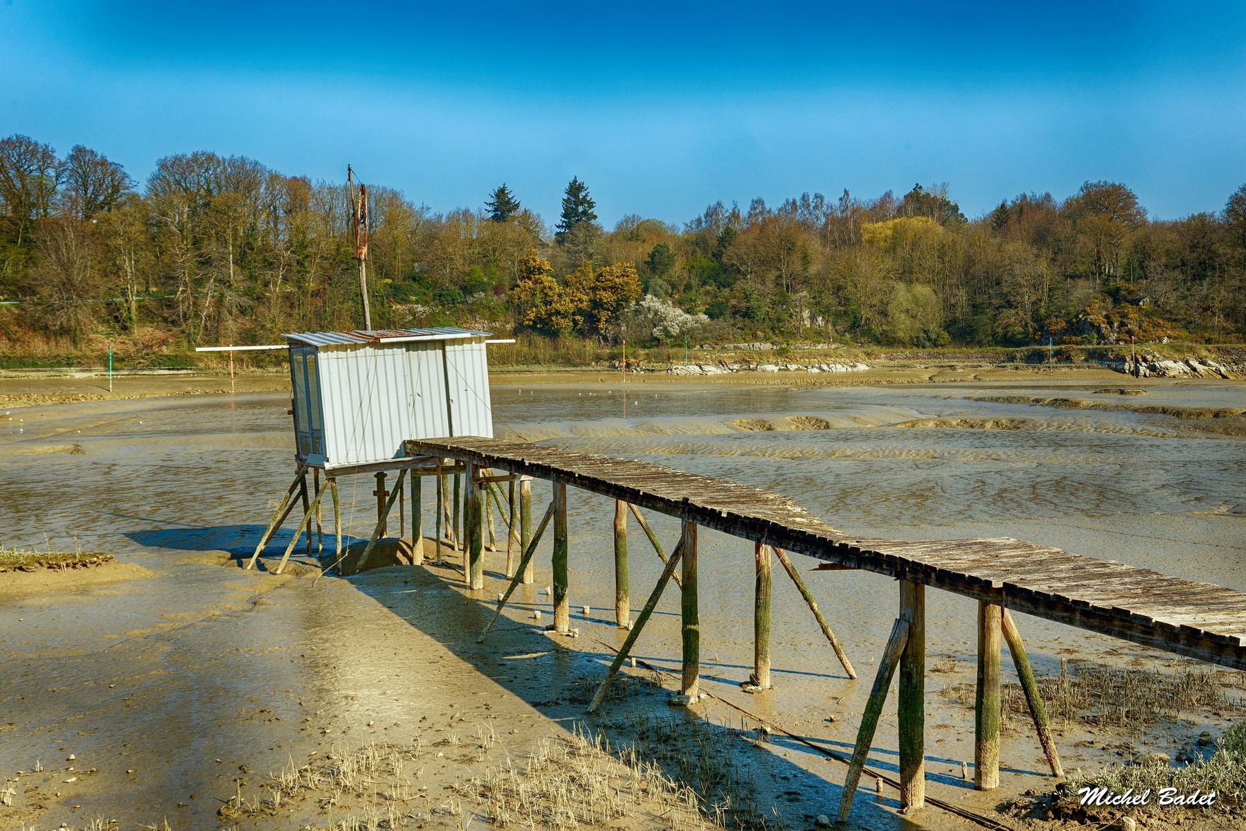 La Rance - Les cabanes à carrelets et the sheepwrecks, France