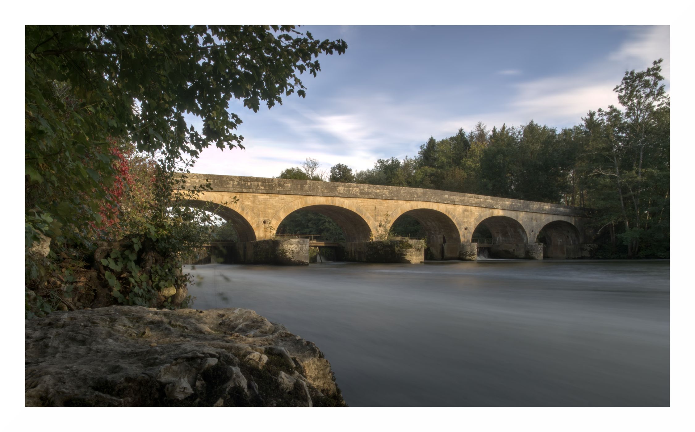 pont merry-sur-yonne, France