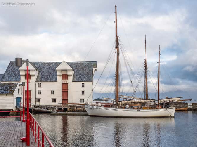 Within Ålesund