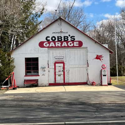 Cobb's Garage, USA