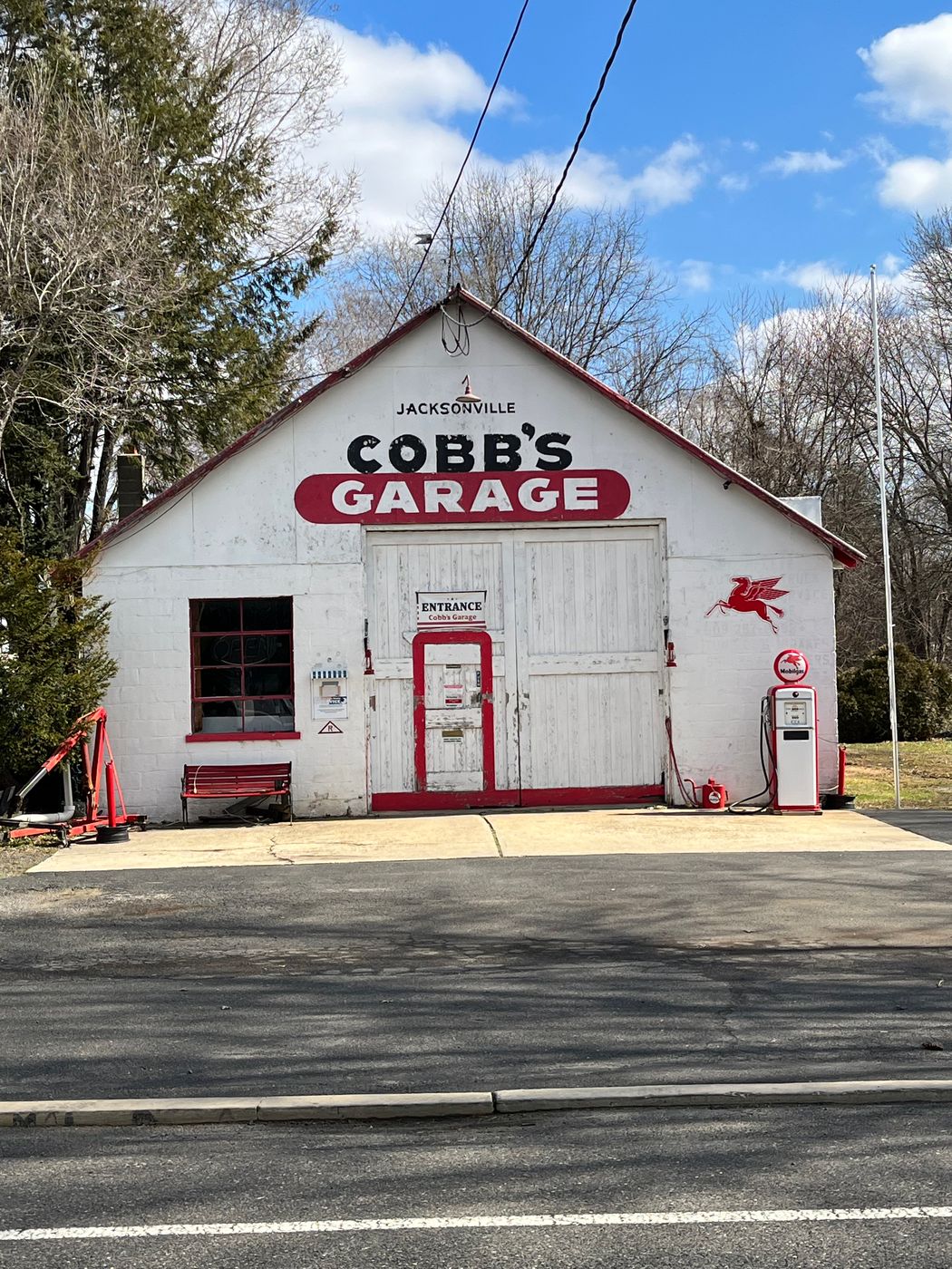Cobb's Garage, USA