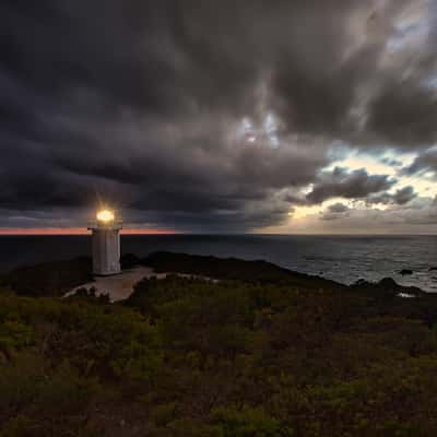 Sunrise, Rocky Cape lighthouse, Tasmania, Australia