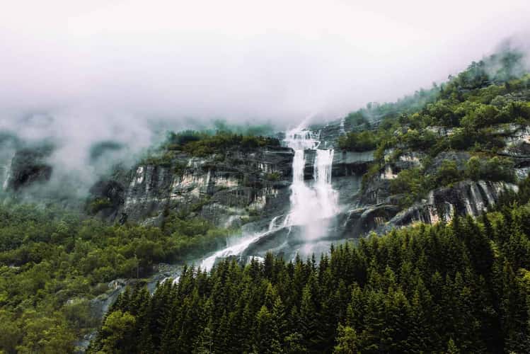Tjørnadalsfossen