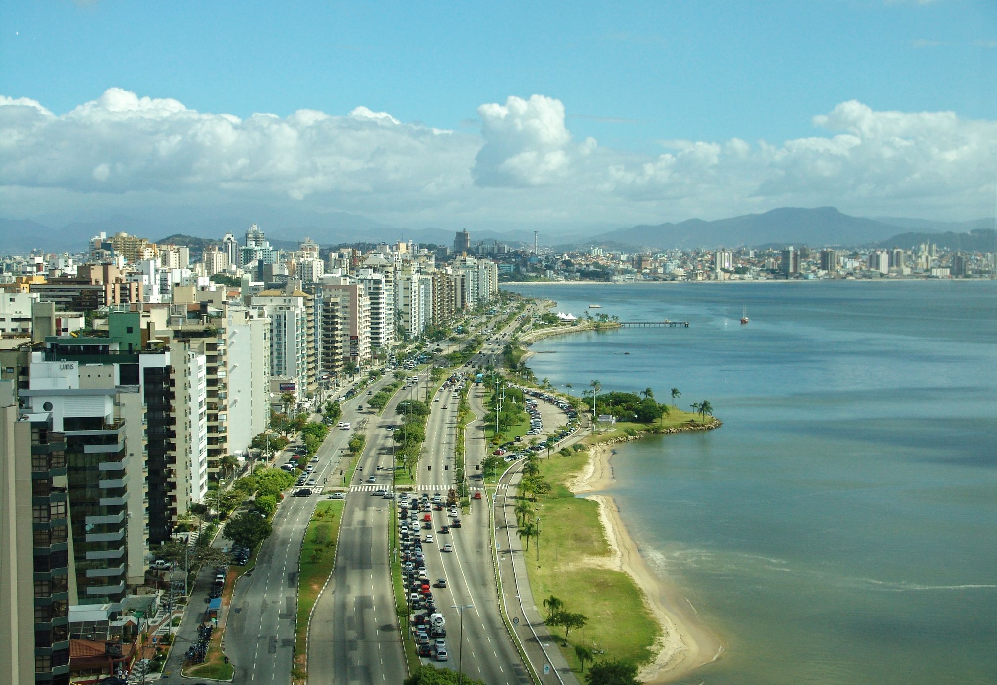 Avenida Beira Mar Norte, Brazil