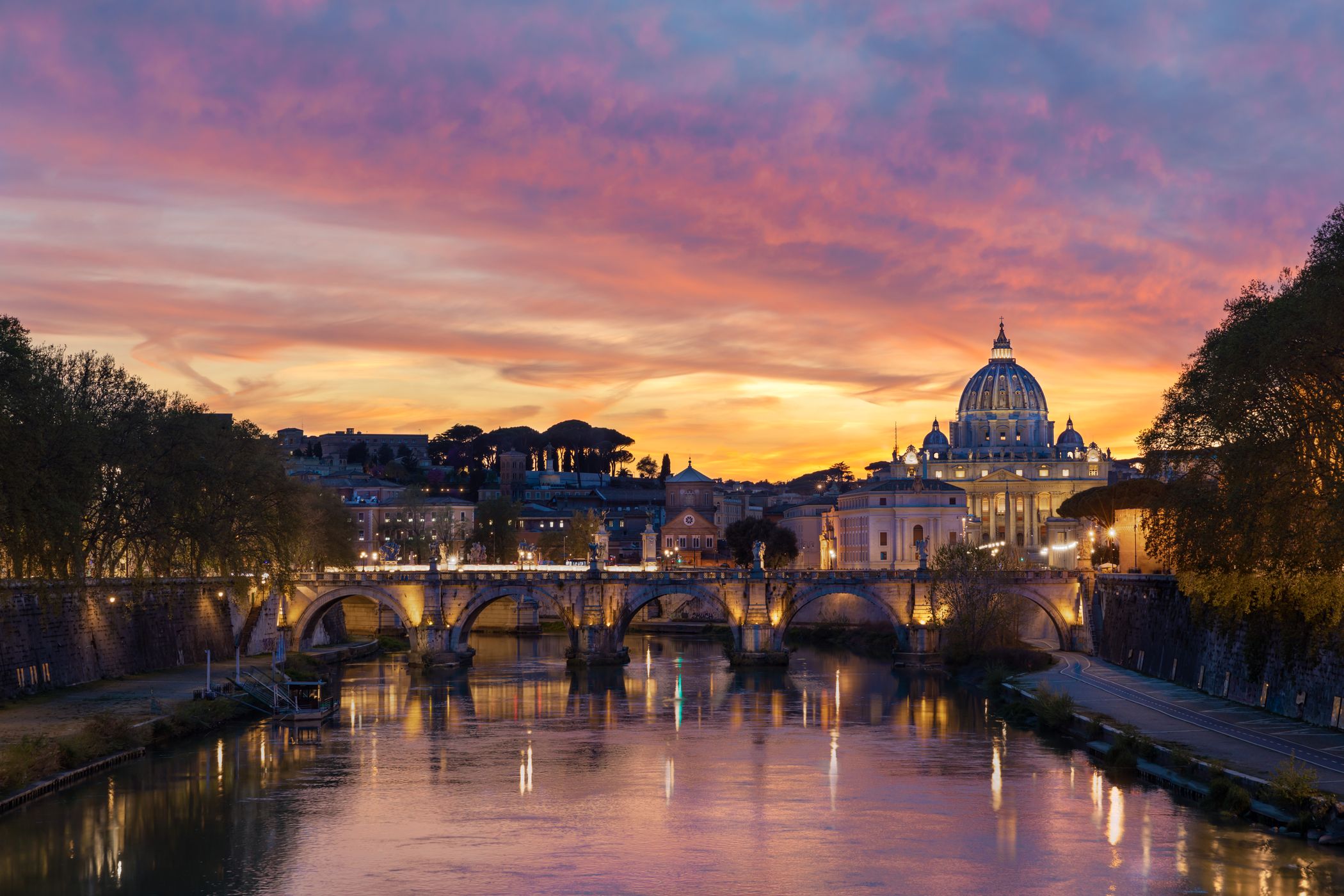Basilica di San Pietro from Ponte Umberto I, Italy