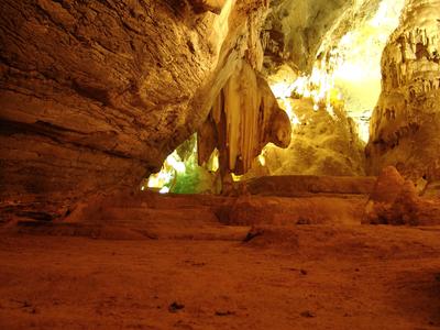 Maquiné Cave