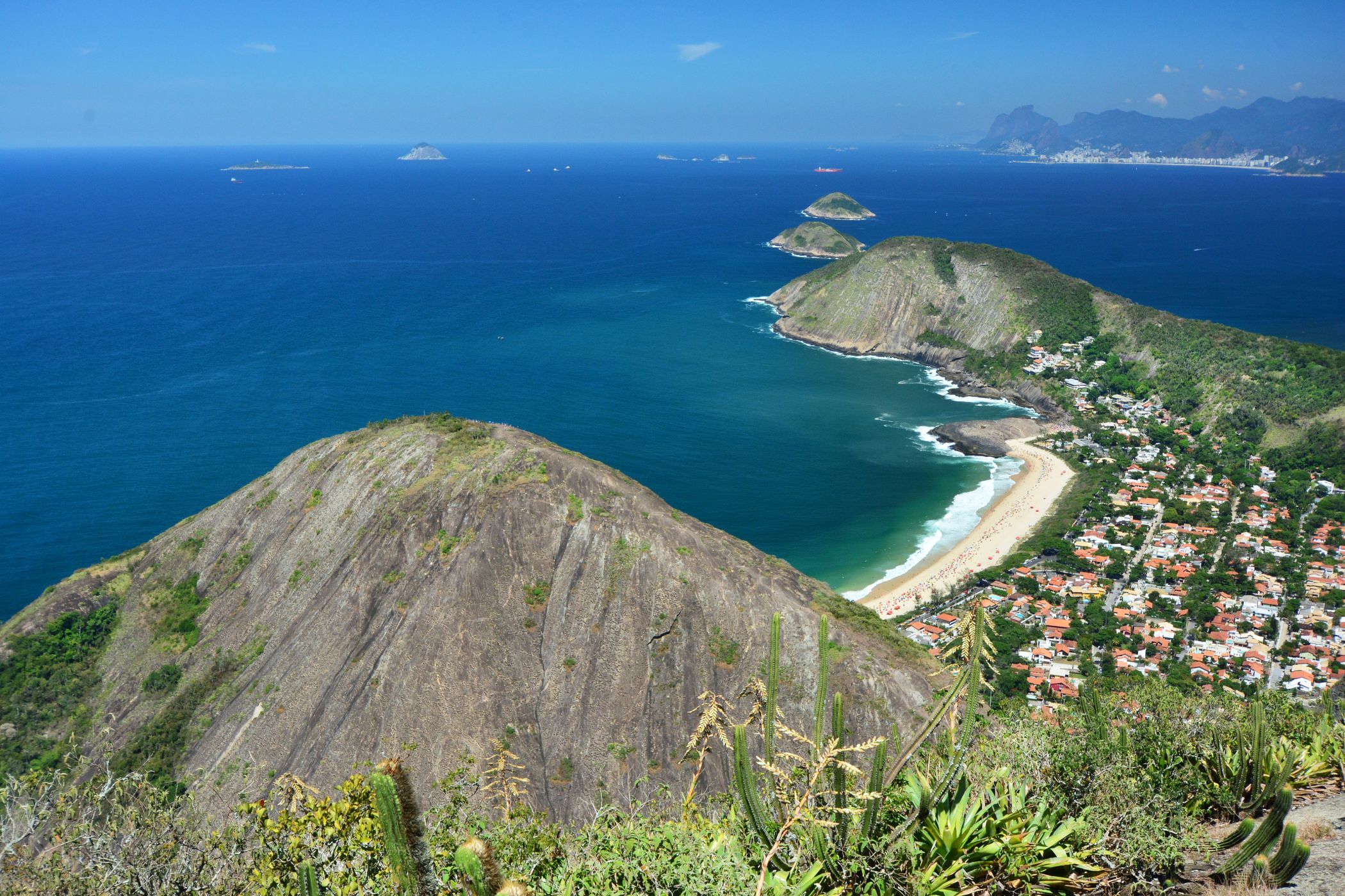 Praia de Itacoatiara, Brazil