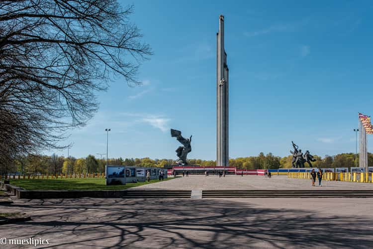 The finger of Moscow
