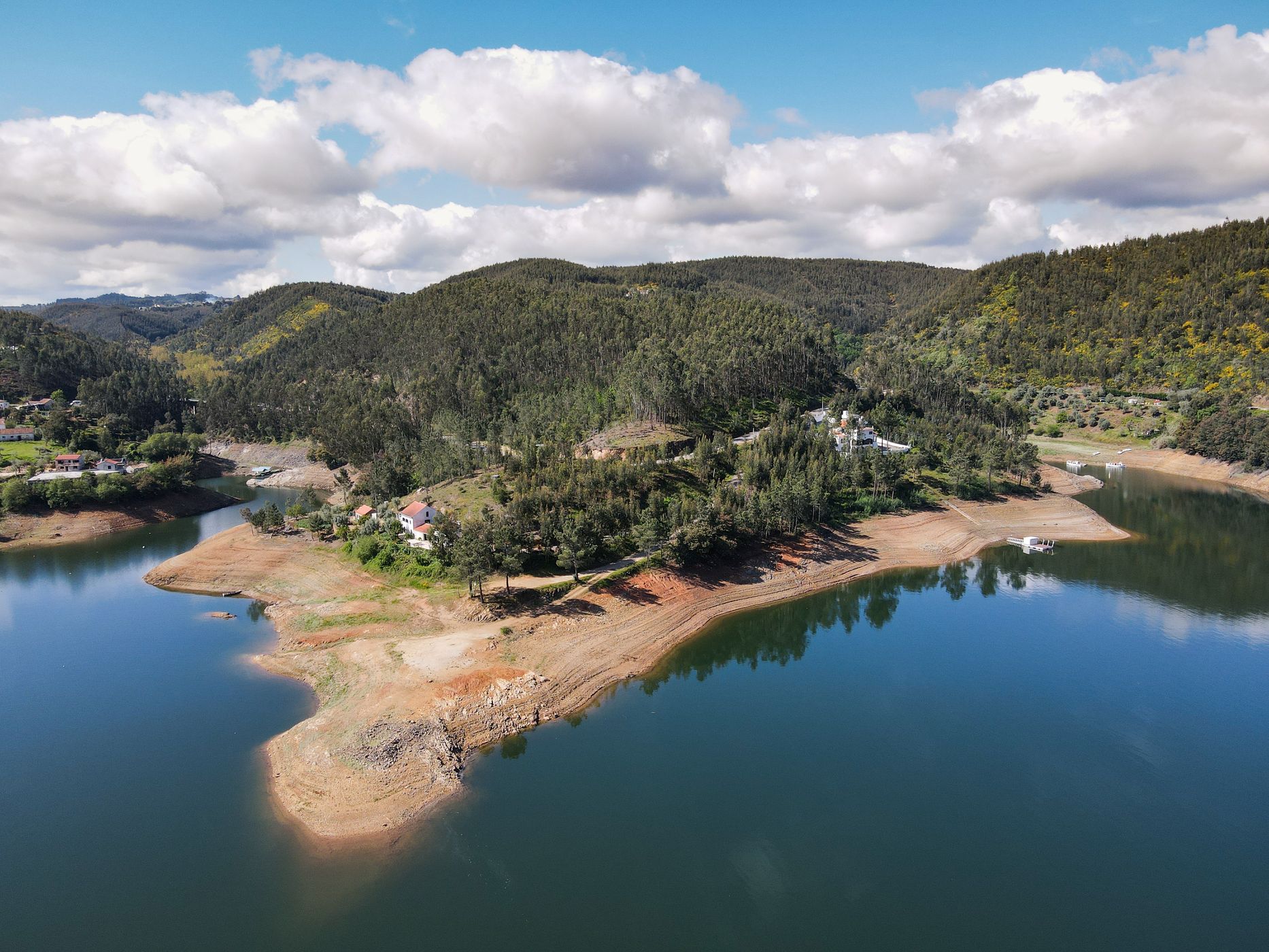 Zêzere River in Dornes, Portugal