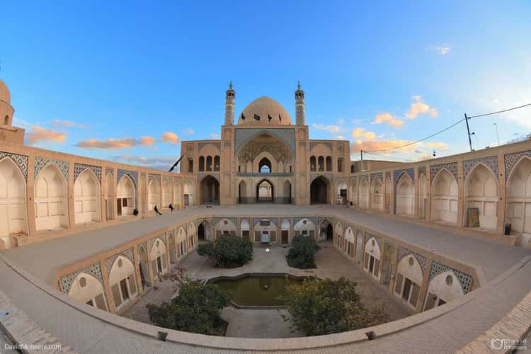 Agha Bozorg Mosque