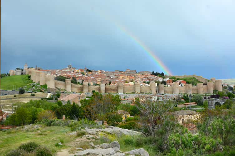 Avila from cuatro postes