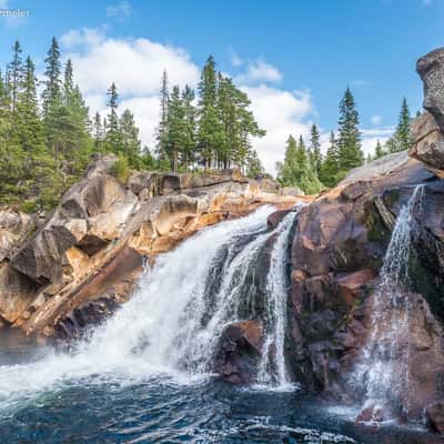 Eafossen (Hyttfossen) Waterfall, Norway