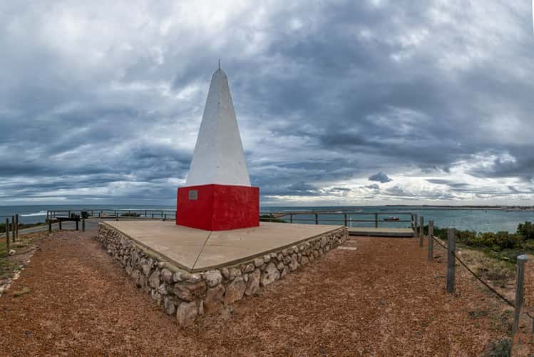 Fishermen's Memorial Lookout & Obelisk, Port Denison, WA