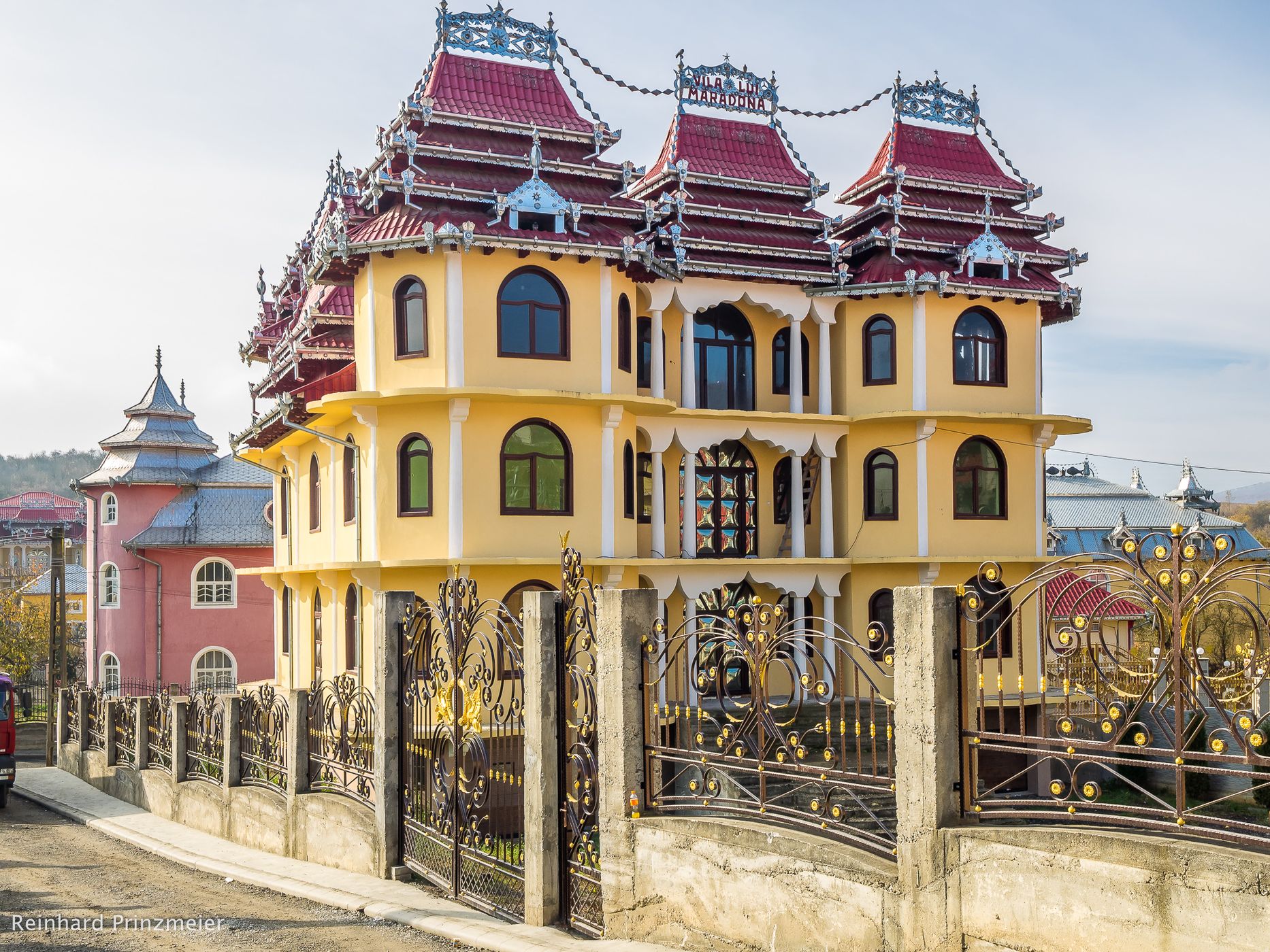 Hunedoara Roma Palaces, Romania
