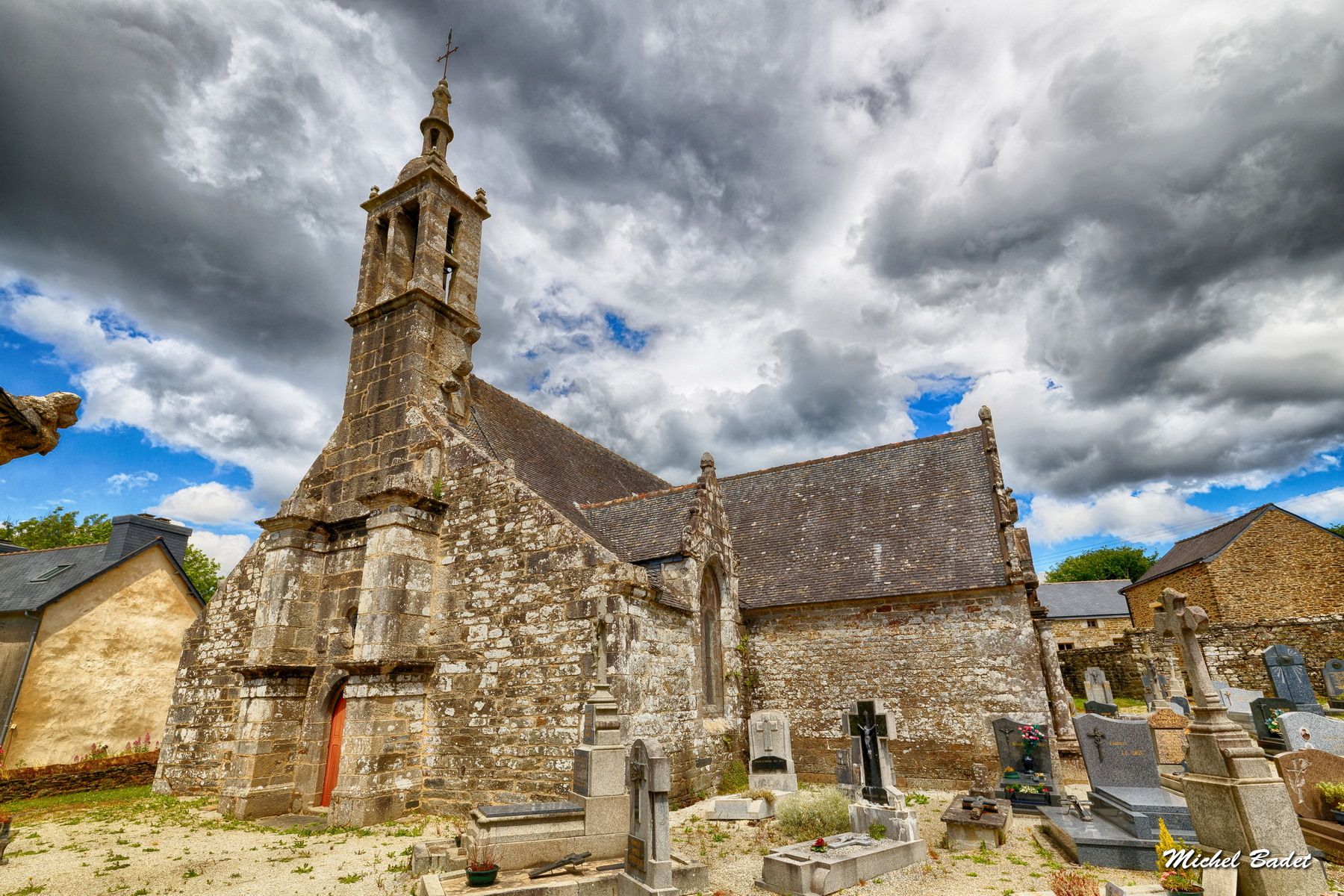 Lannédern parish close, France