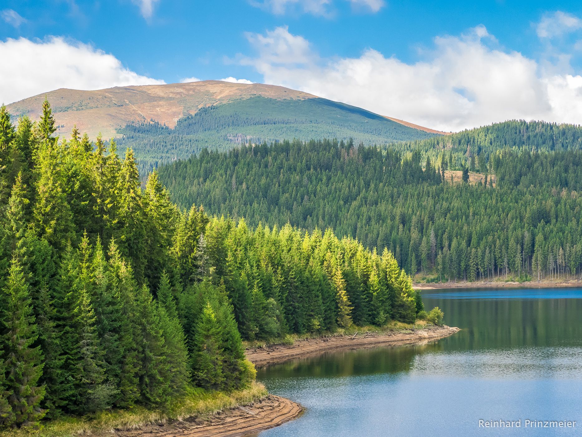 Little Oasis (Lacul Oaşa Mică) Reservoir, Romania