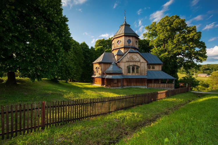 Former orthodox church in Roztoka
