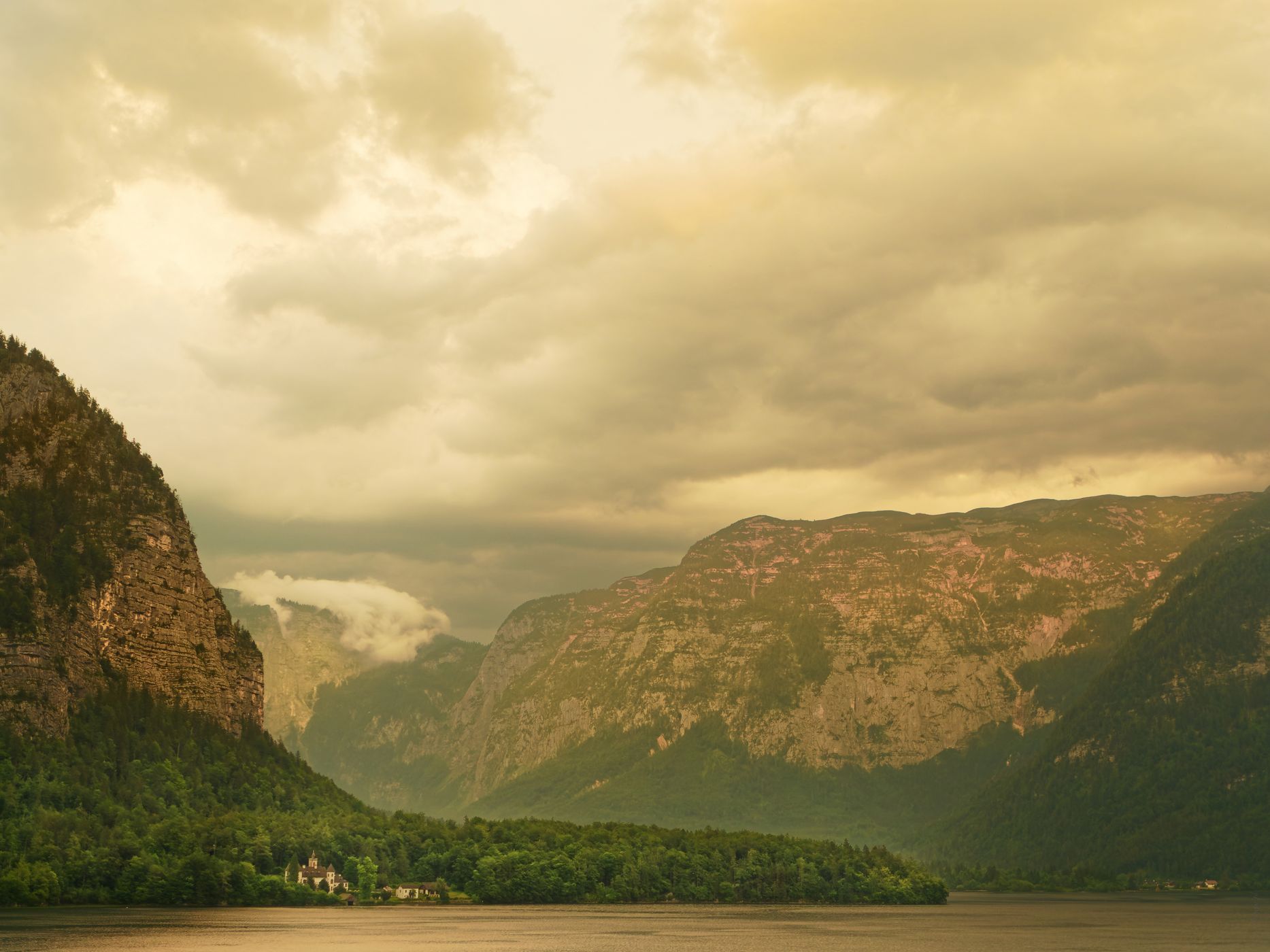 Halsttatter See, Austria