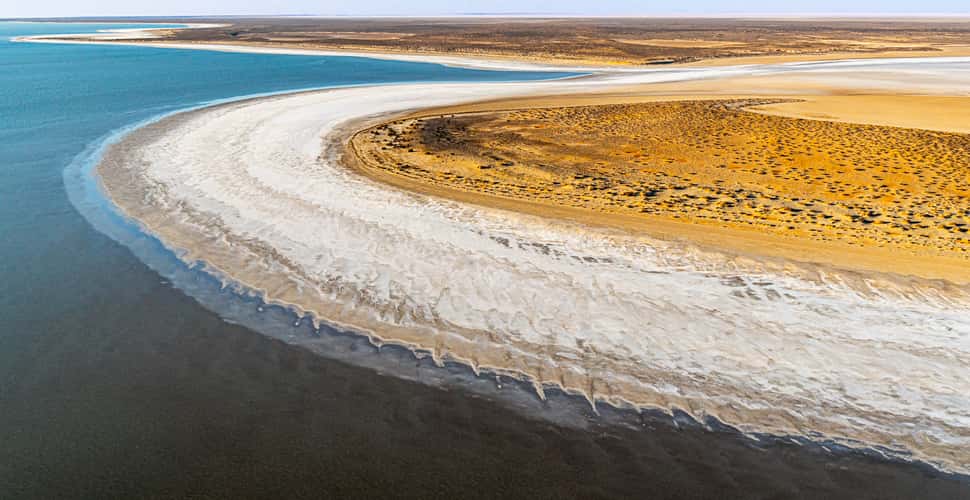Kati Thanda- Lake Eyre Elliot Price Shoreline