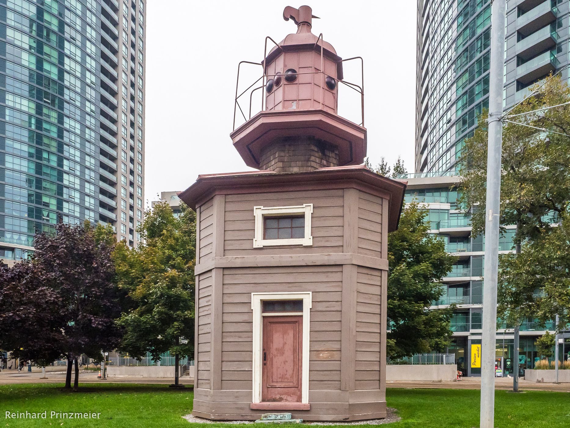 Queen’s Wharf Lighthouse, Canada