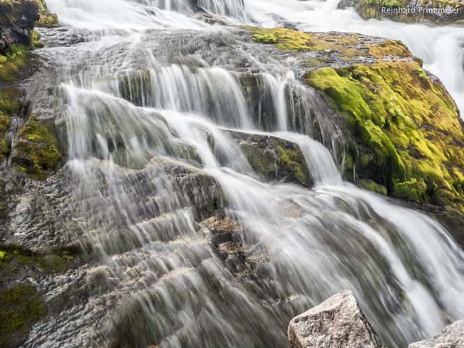 Vardahangselvi Waterfall