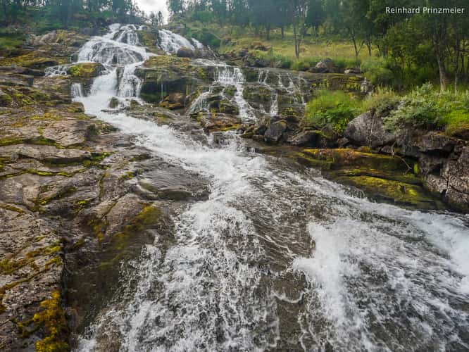 Vardahangselvi Waterfall