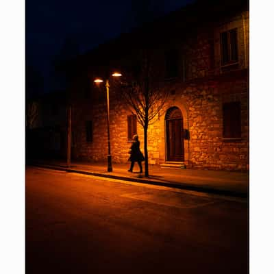 Walking by night, Italy