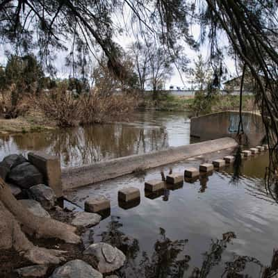 Causeway, Macquarie River, Bathurst, New South Wales, Australia