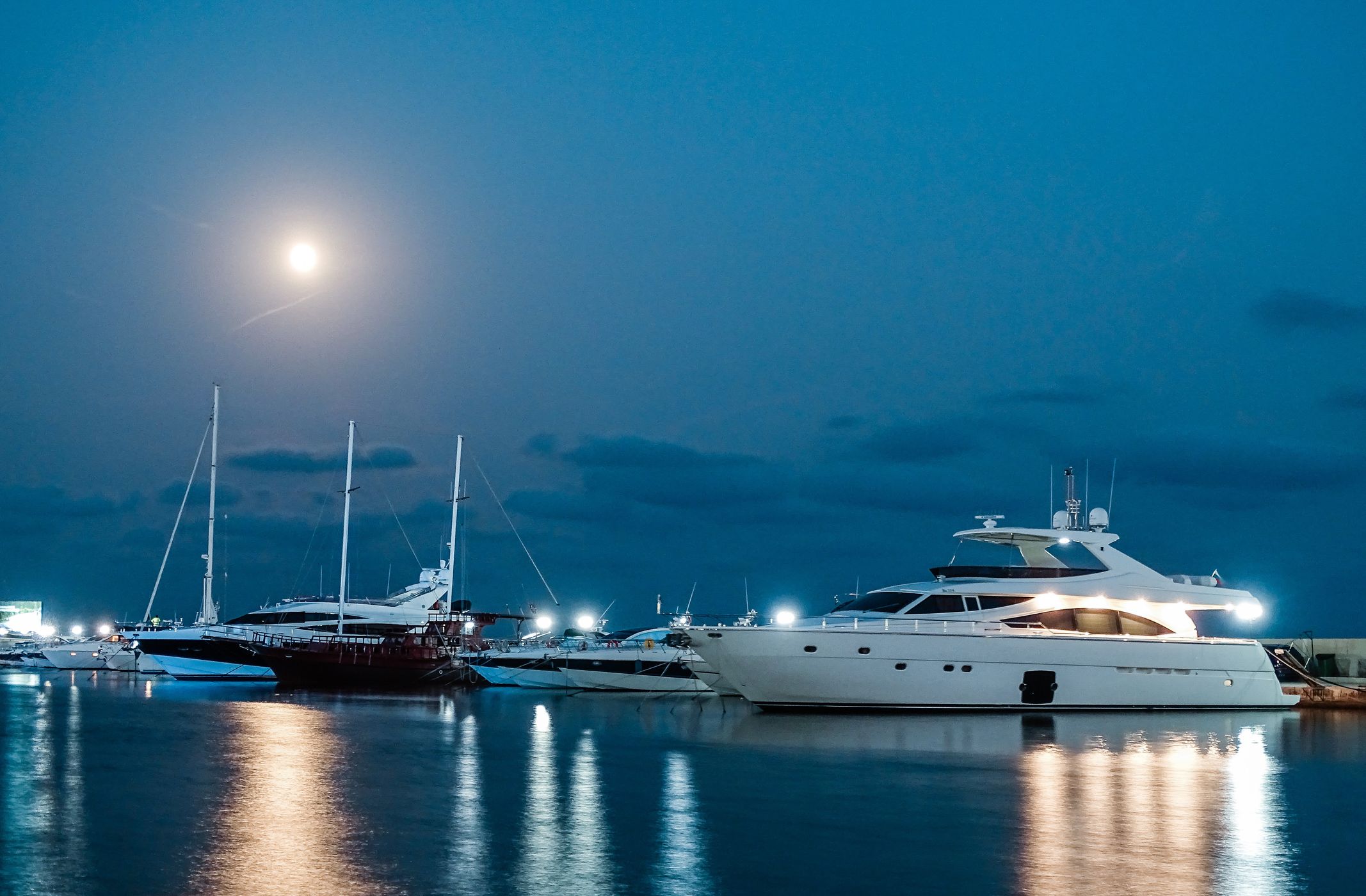 Marina Dinevi, Bulgaria