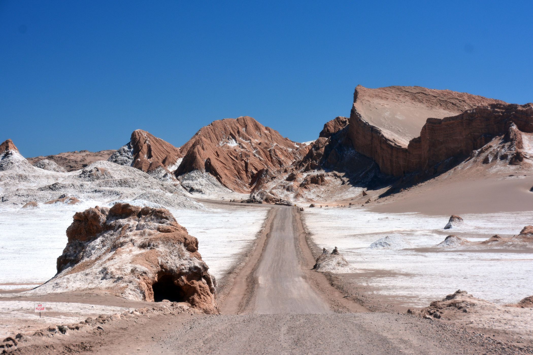 Road to Anfiteatro Valle de la Luna, Chile