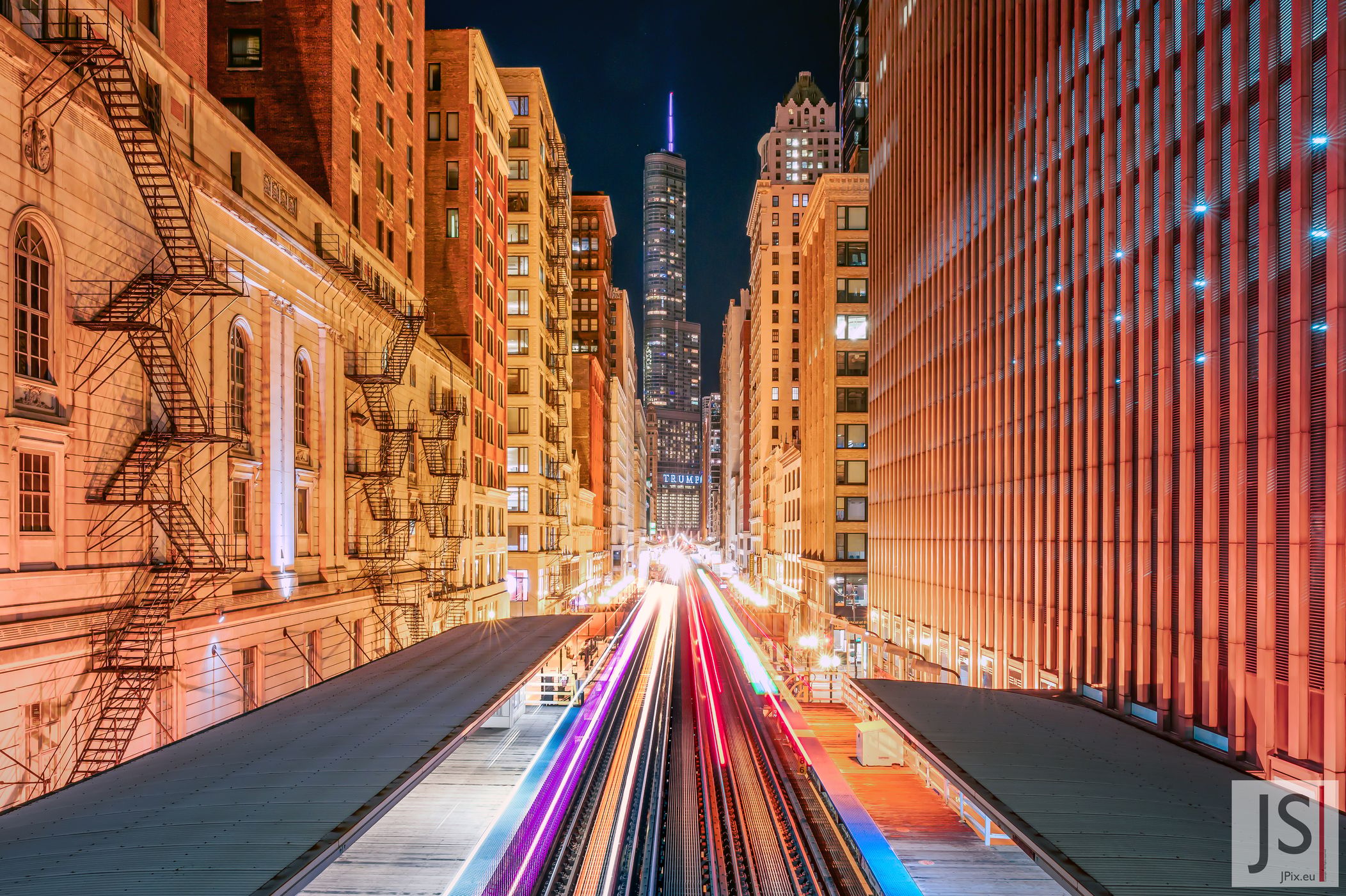Trump Tower from Adams/Wabash, Chicago, USA