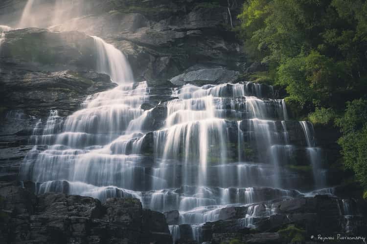 Tvinnefossen Waterfall