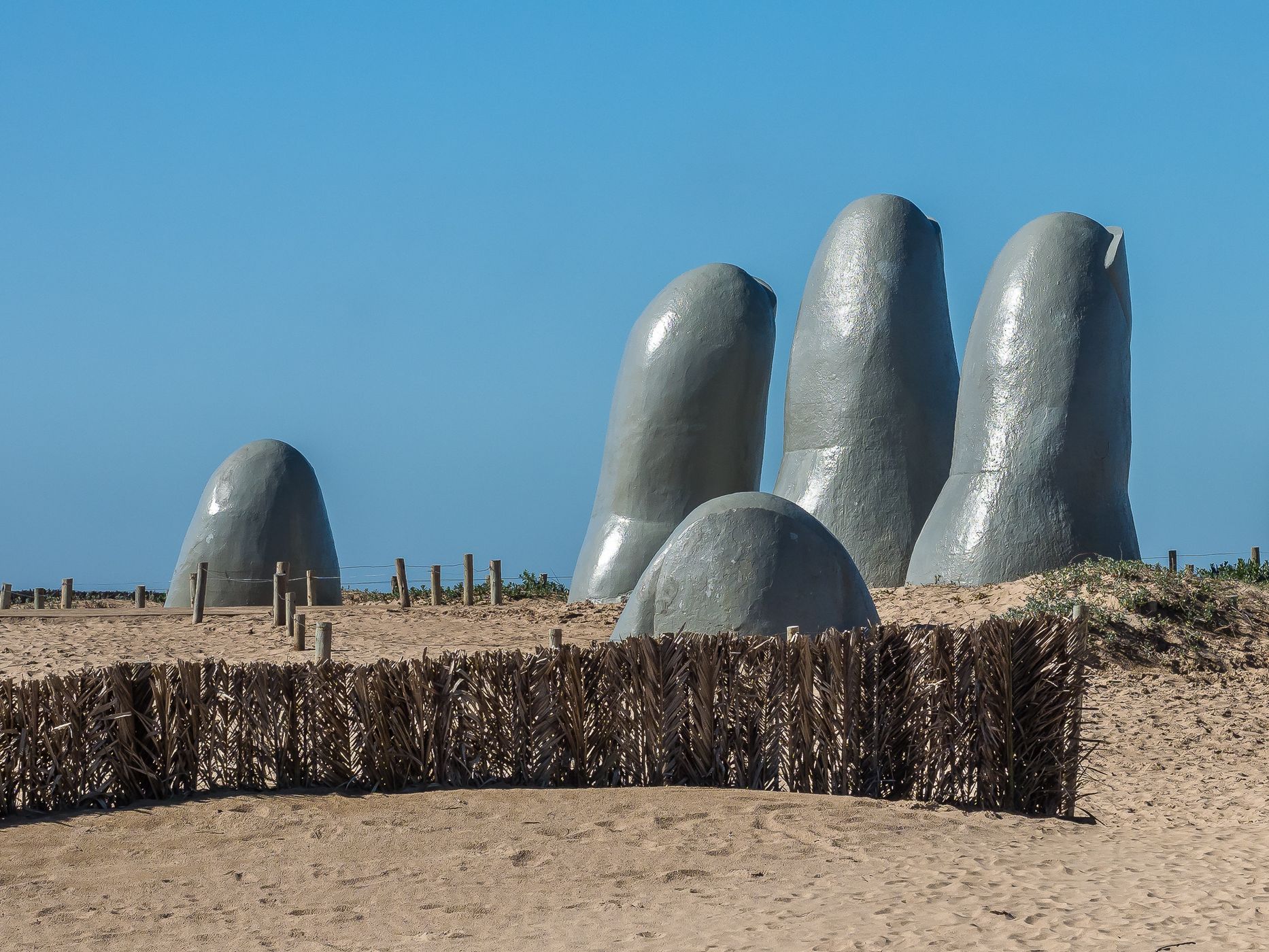 La Mano / Los dedos, Punta del Este, Uruguay